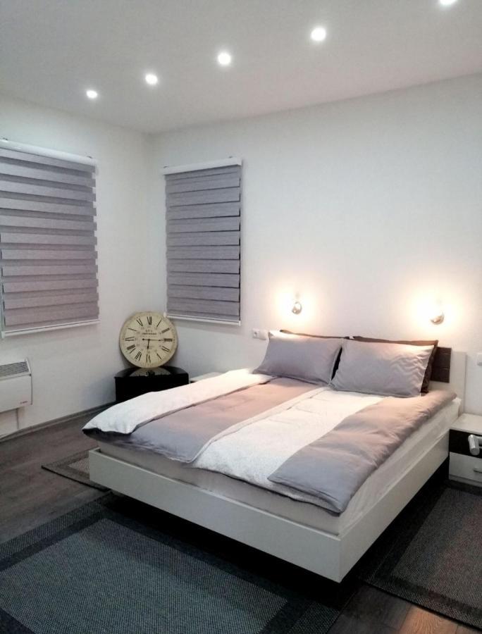 Apartman Din *